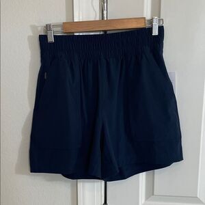 NWT Athleta Wayfind Short